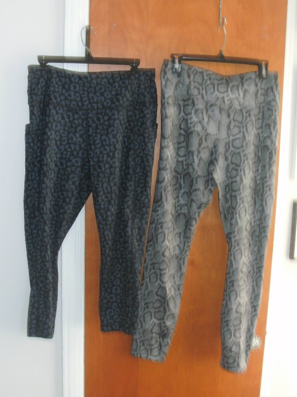 2 NEW Avia High Waist Leggings Gray & Black with Pockets SNAKE & ABSTRACT Print